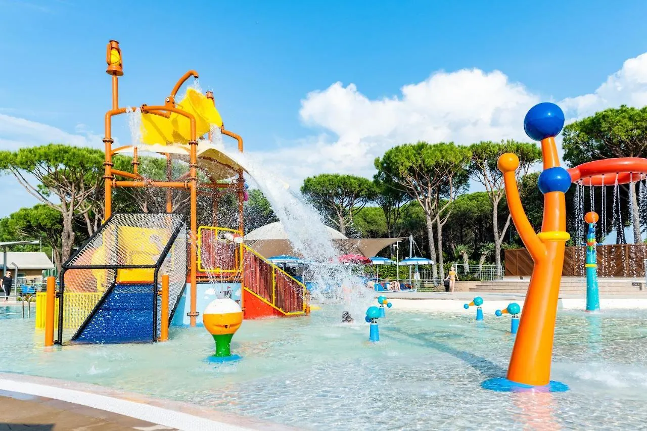 مكان تخييم Camping Village Baia Azzurra كاستيغليون ديلا بيسكايا