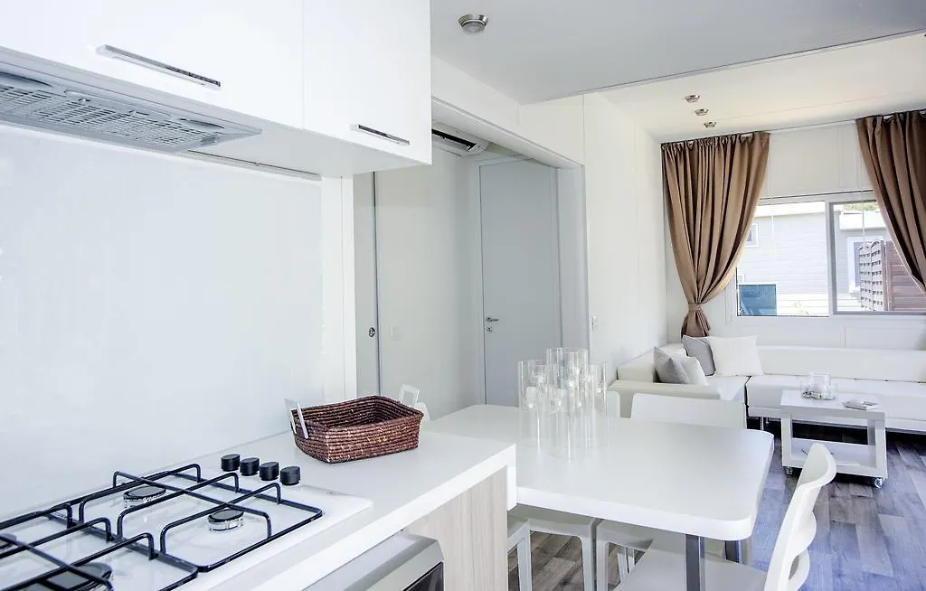 Camping Village Baia Azzurra كاستيغليون ديلا بيسكايا 3*,