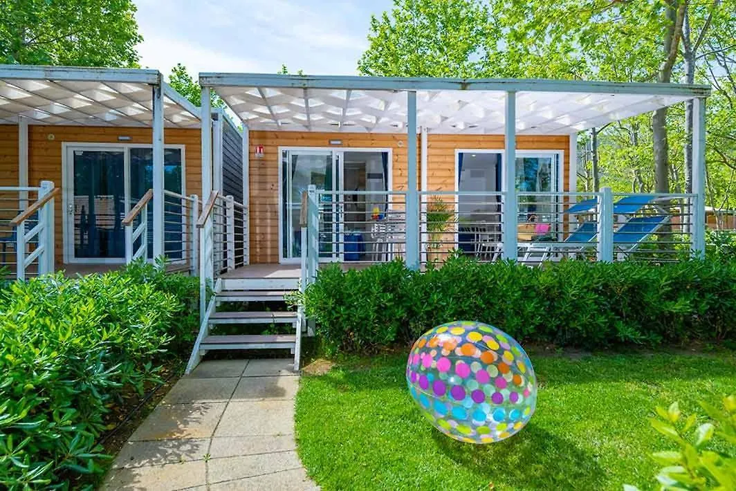 Кемпинг Camping Village Baia Azzurra Кастильоне-делла-Пеская