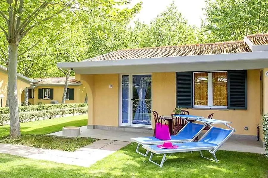Кемпинг Camping Village Baia Azzurra Кастильоне-делла-Пеская