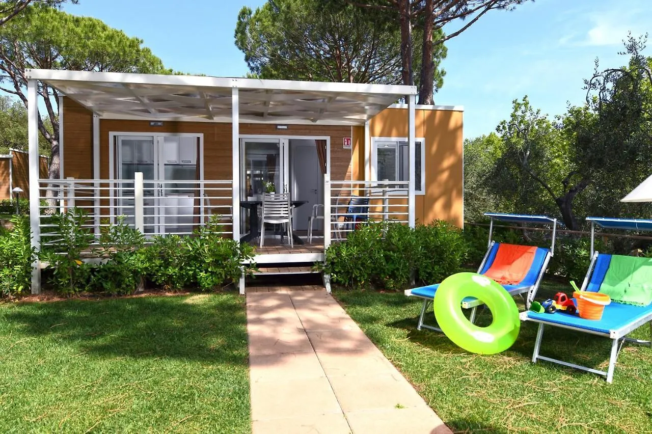 Camping Village Baia Azzurra Кастильоне-делла-Пеская 3*,